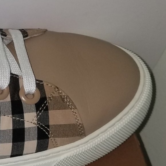 (SOLD) $429 BURBERRY Women's Albridge Vintage Ch Sneakers - Picture 11 of 16